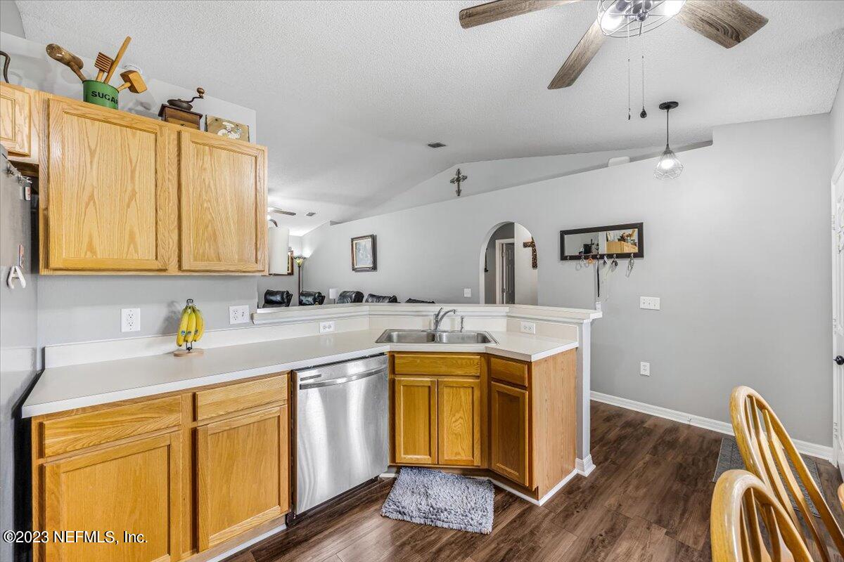 2990 Valkyrie Road Middleburg, FL 32068 - Photo 8 of 26 09-Photo - 009