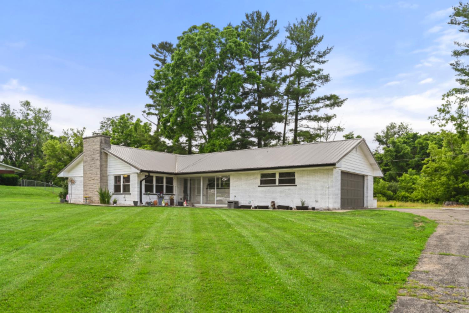 10463 Hueseman Road Aurora, IN 47001 - Photo 1 of 41 Gallery Image 1
