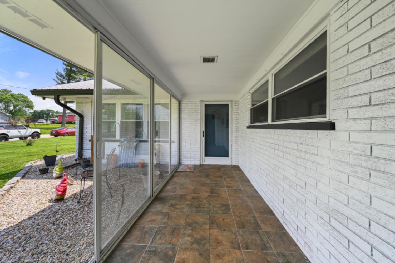 10463 Hueseman Road Aurora, IN 47001 - Photo 4 of 41 Gallery Image 4