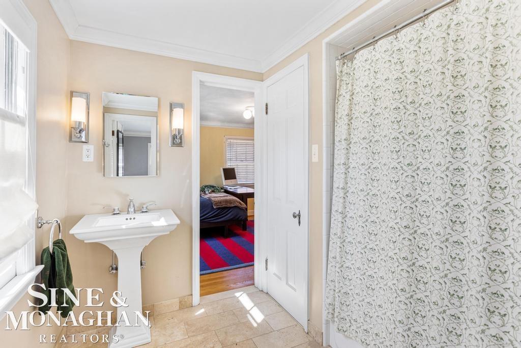 1308 Yorkshire Road Grosse Pointe, MI 48230 - Photo 29 of 43 50103575-28.JPG
