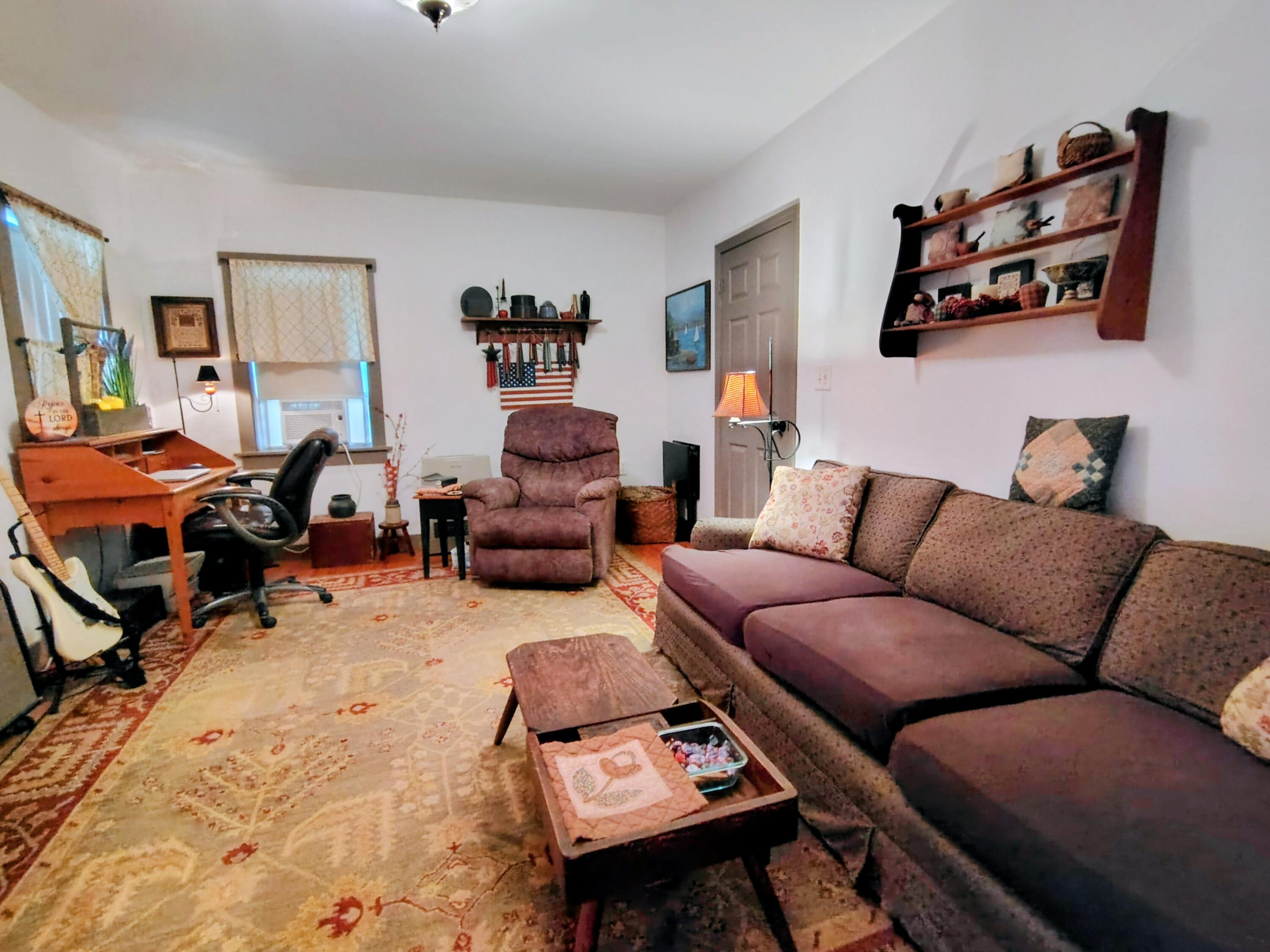 30 Harbor Road Friendship, ME 04547 - Photo 11 of 32 Living room