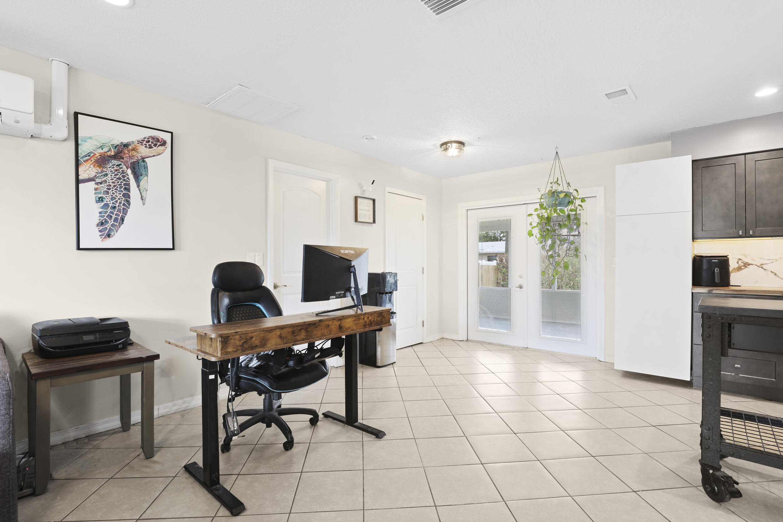 1741 Southeast Jackson Street Stuart, FL 34997 - Photo 7 of 35 9_0o1a5149