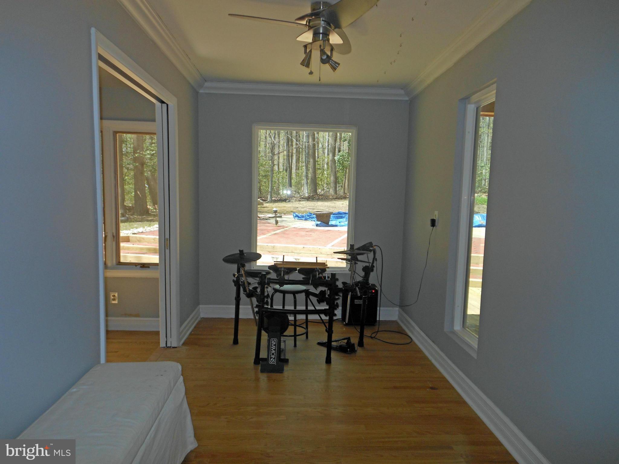 56 Wallace Manor Road Edgewater, MD 21037 - Photo 13 of 26 Your imagination put to work, bank or reading nook