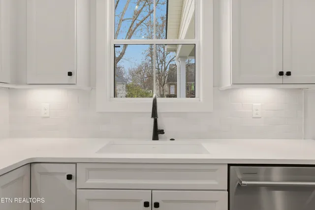 $1,074,900 | 8167 Nubbin Ridge Road, Knoxville, TN 37919