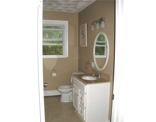 176 Vernon Street Warwick, RI 02889 - Photo 13 of 18 Bathroom.