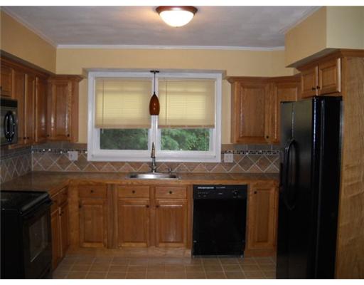 176 Vernon Street Warwick, RI 02889 - Photo 3 of 18 Kitchen.