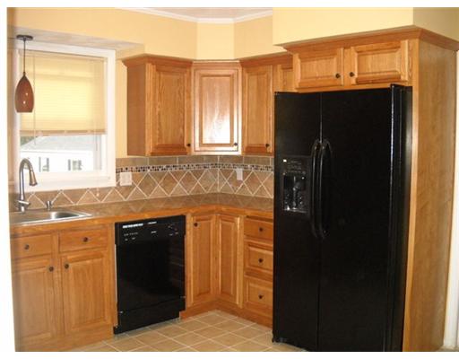 176 Vernon Street Warwick, RI 02889 - Photo 5 of 18 Kitchen.