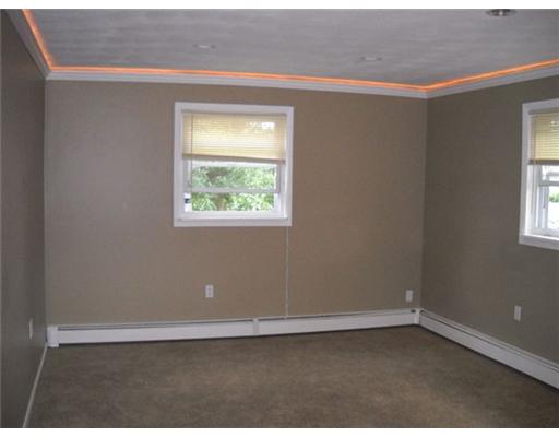 176 Vernon Street Warwick, RI 02889 - Photo 10 of 18 Living Room.