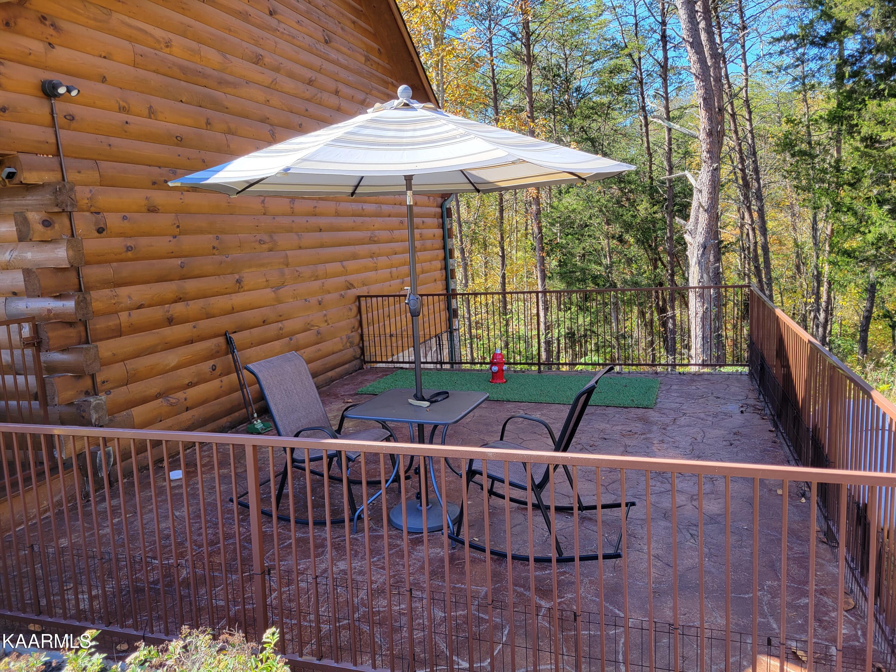 729 Rondayview Lane Sevierville, TN 37876 - Photo 4 of 20 20211027_123131 2