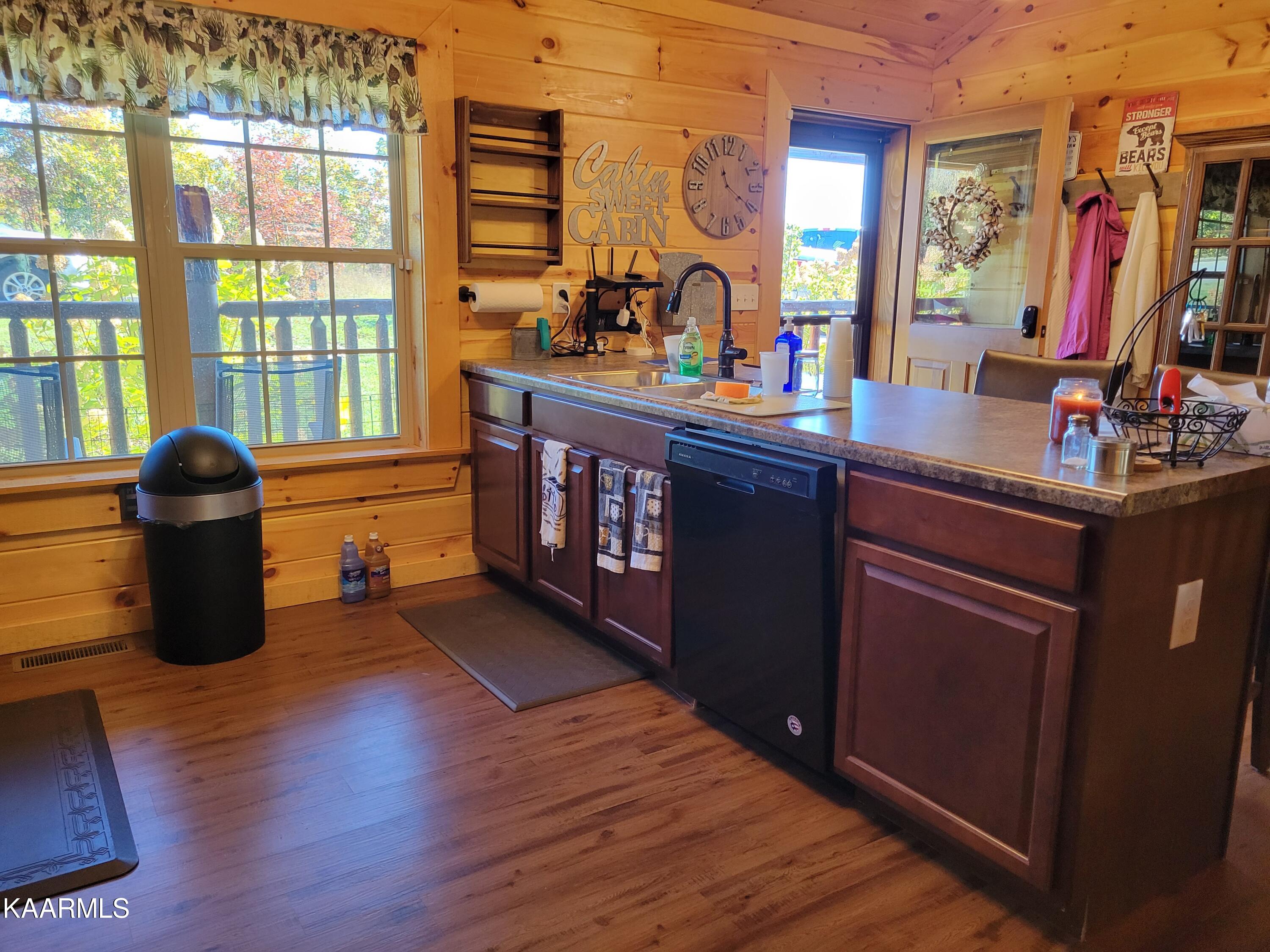 729 Rondayview Lane Sevierville, TN 37876 - Photo 9 of 20 20211027_112744