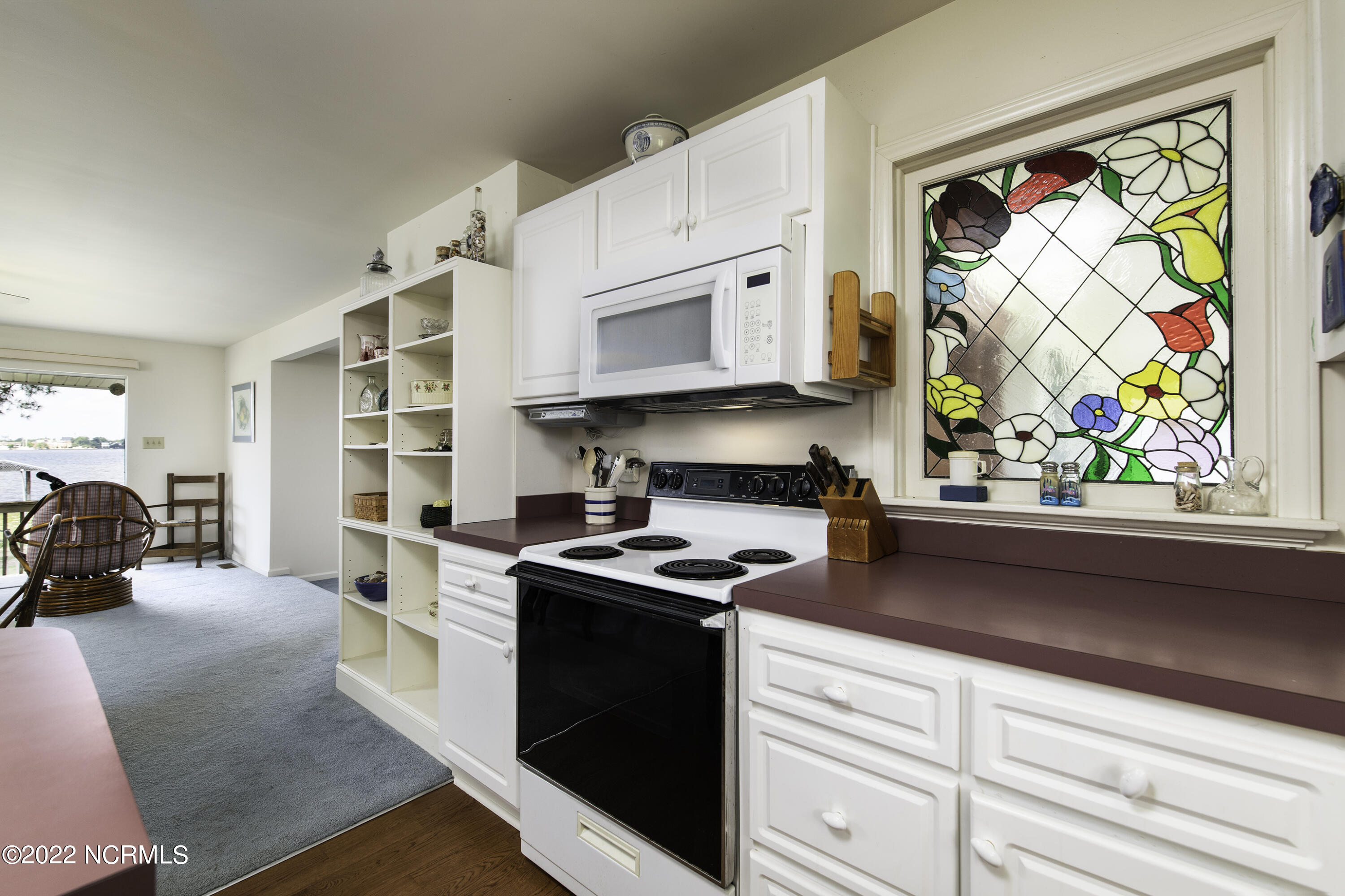 435 Riverside Drive New Bern, NC 28560 - Photo 25 of 76 Kitchen