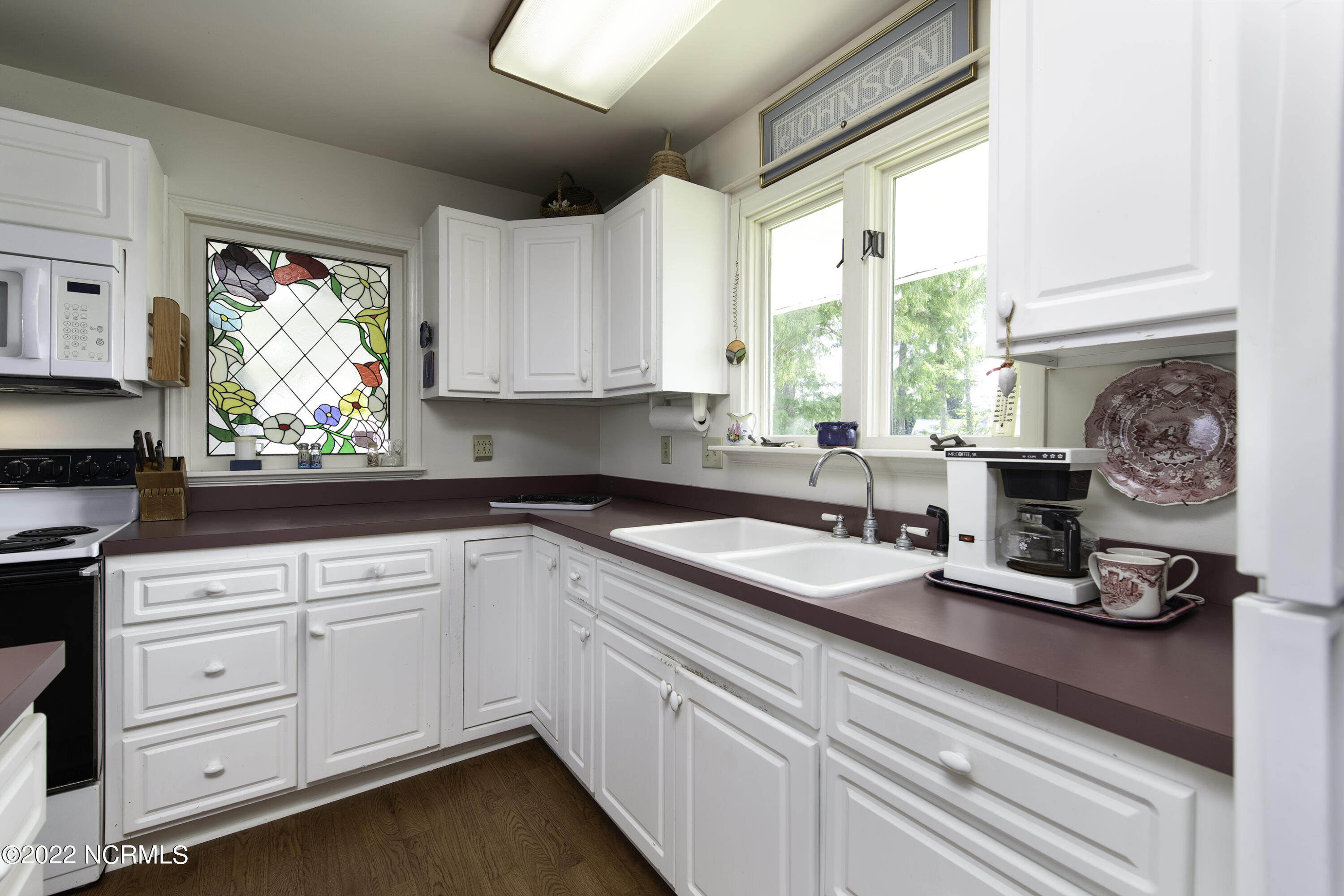 435 Riverside Drive New Bern, NC 28560 - Photo 26 of 76 Kitchen