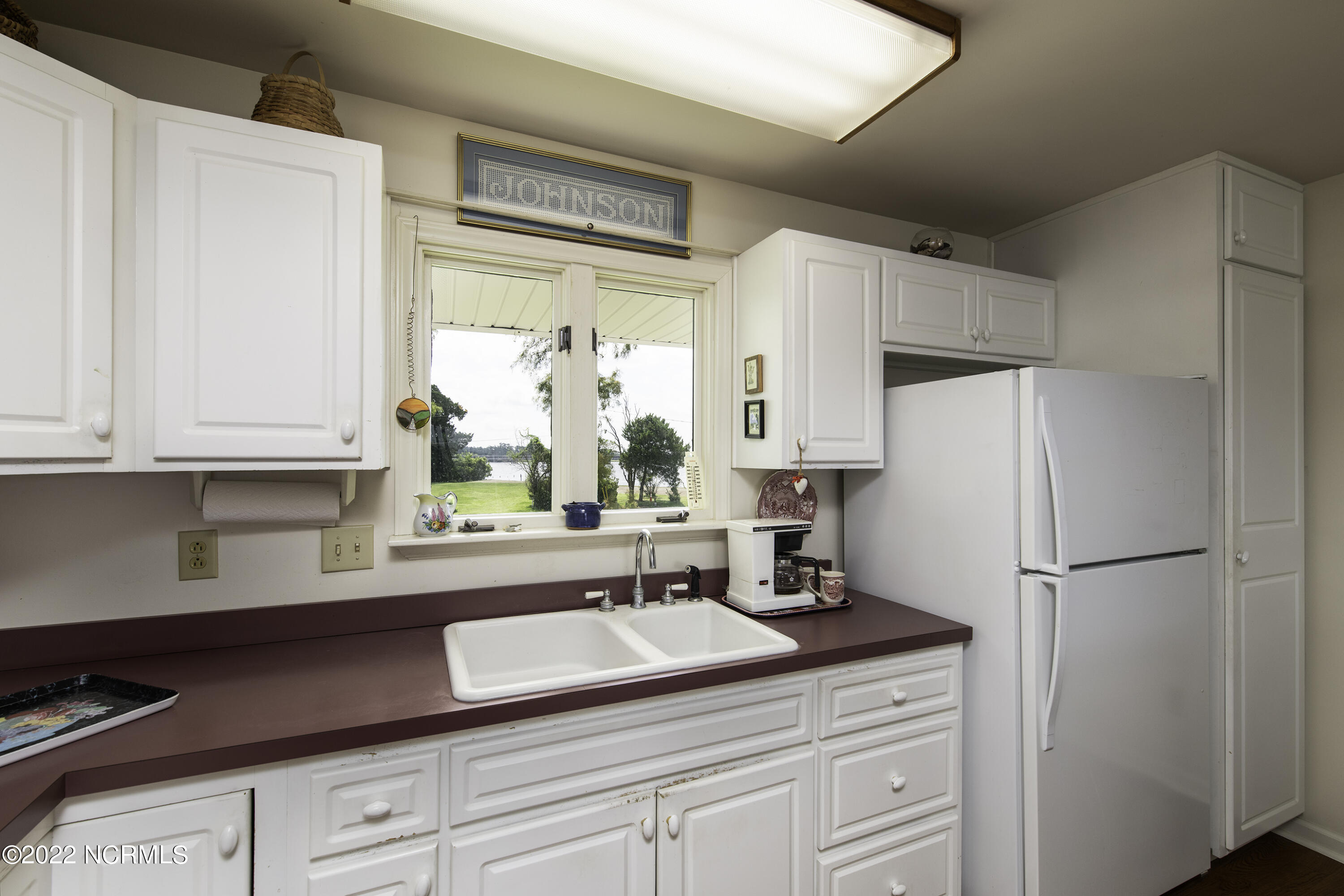 435 Riverside Drive New Bern, NC 28560 - Photo 27 of 76 Kitchen