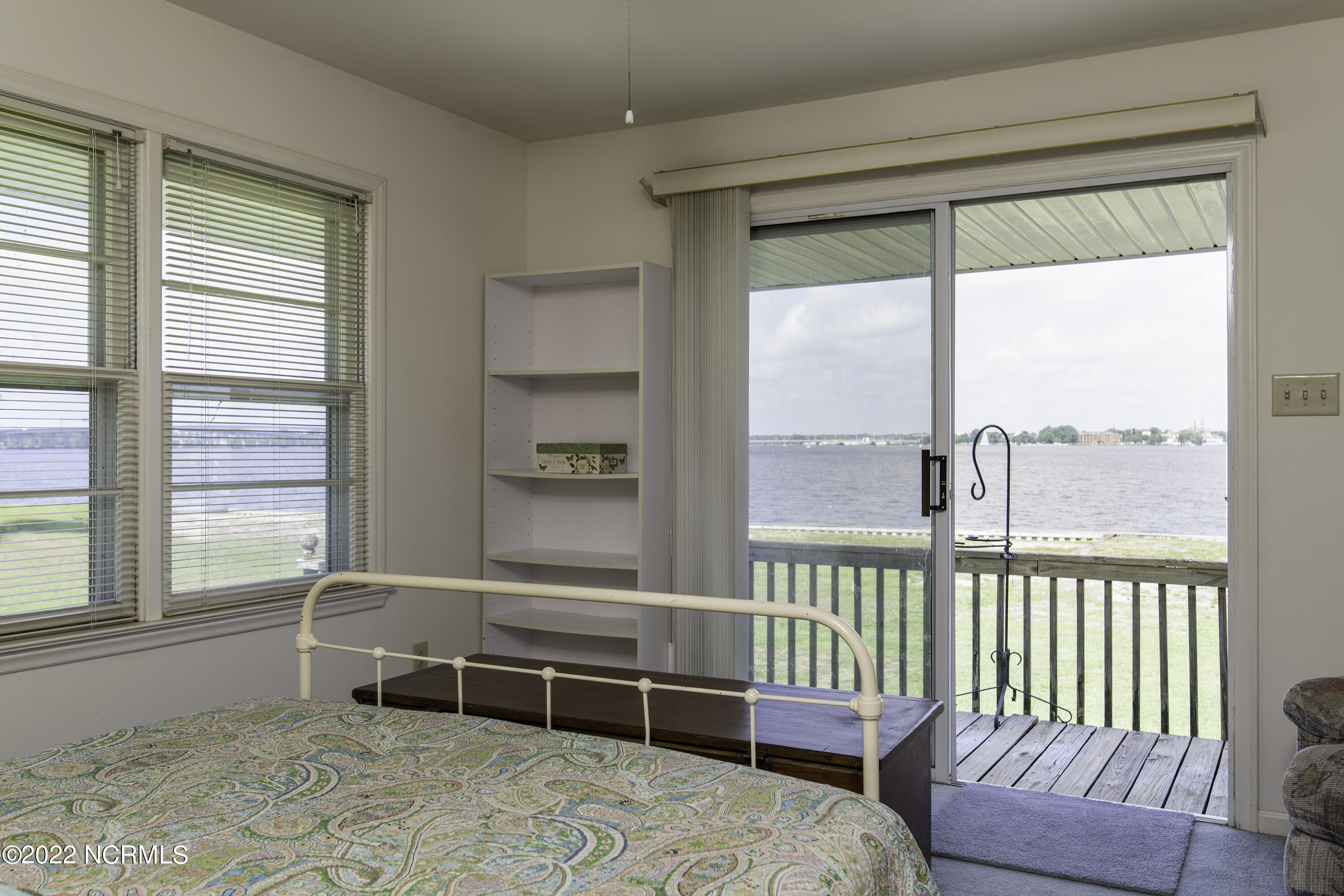 435 Riverside Drive New Bern, NC 28560 - Photo 39 of 76 Private Deck Access