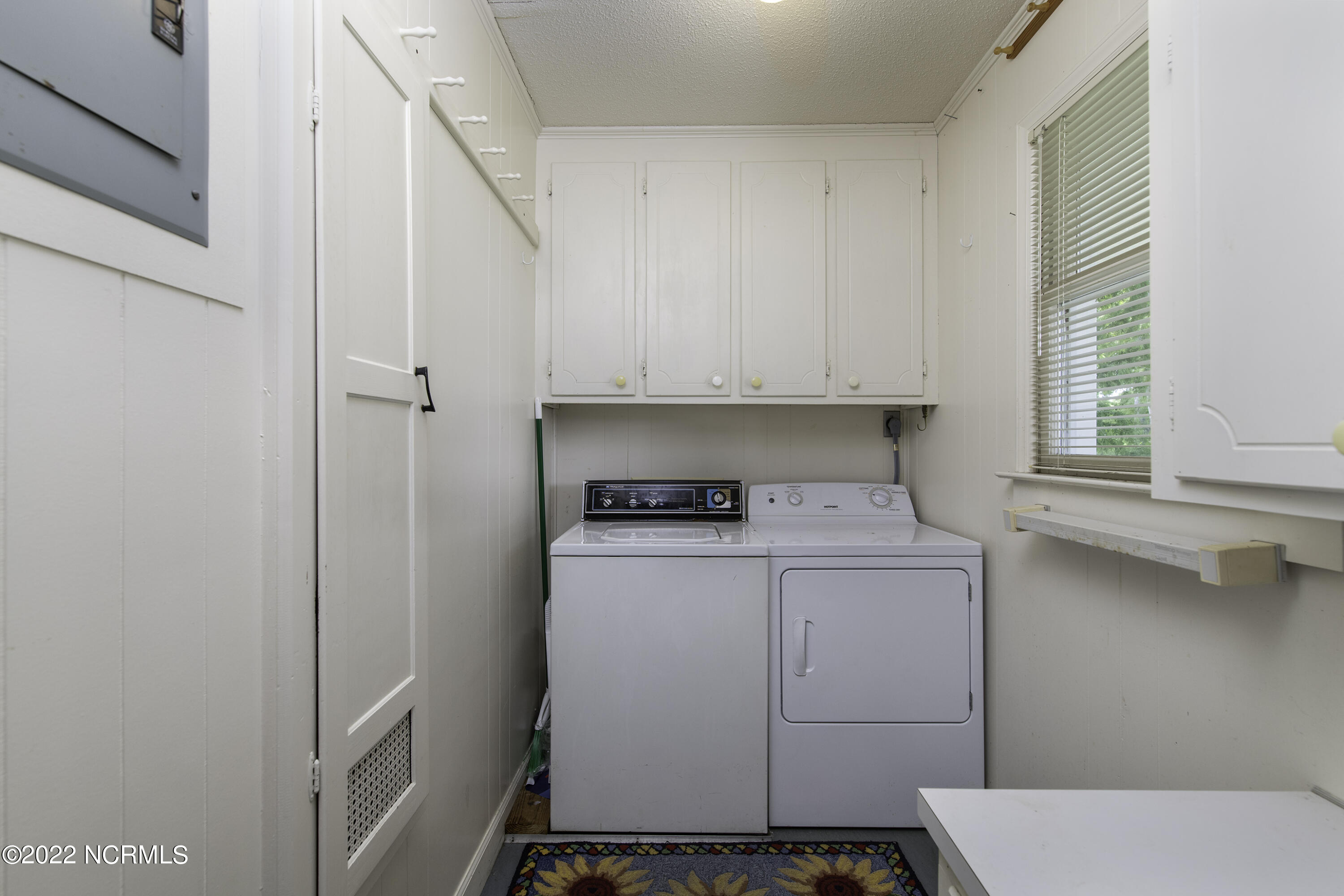 435 Riverside Drive New Bern, NC 28560 - Photo 42 of 76 Laundry