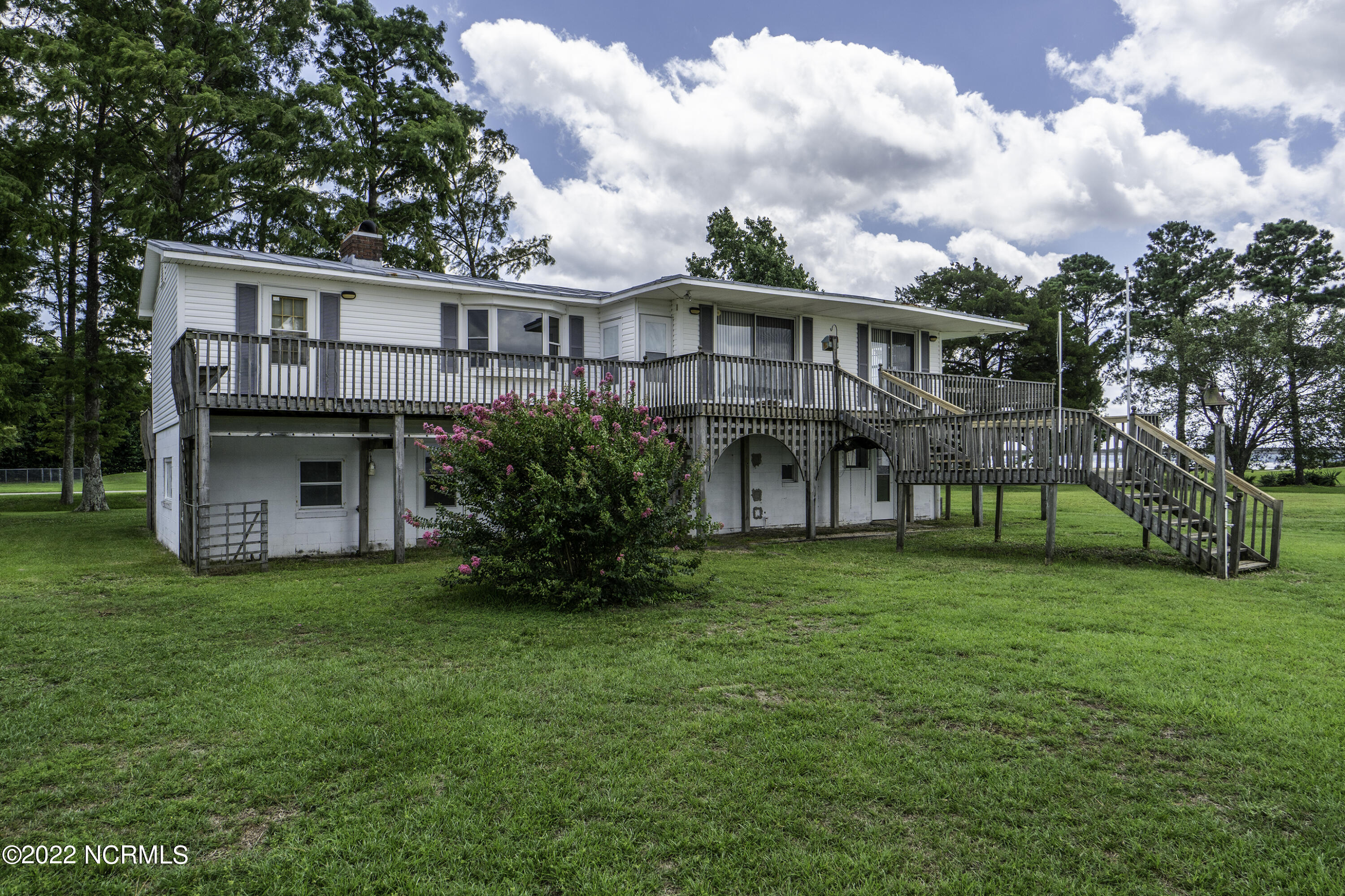 435 Riverside Drive New Bern, NC 28560 - Photo 43 of 76 Back of Home