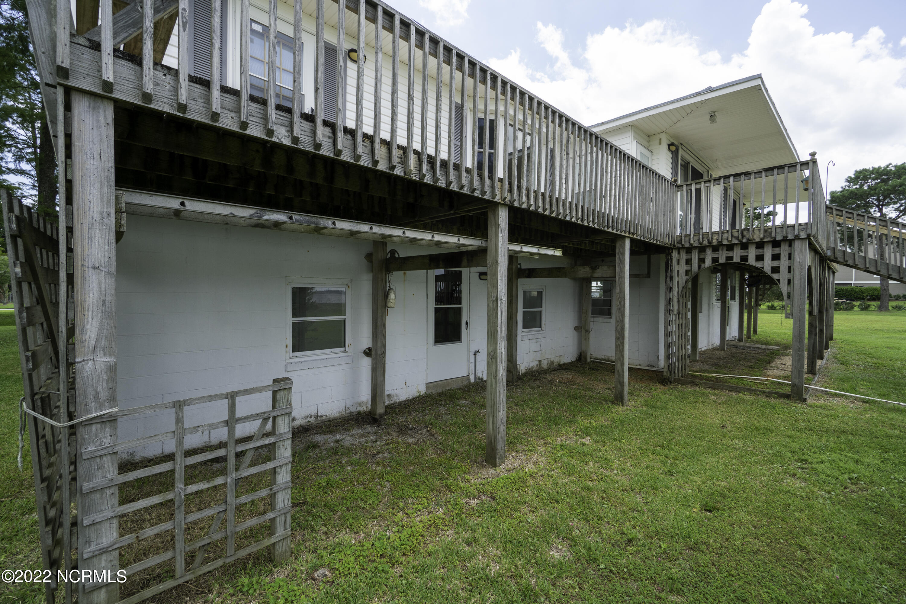 435 Riverside Drive New Bern, NC 28560 - Photo 51 of 76 Back of Home
