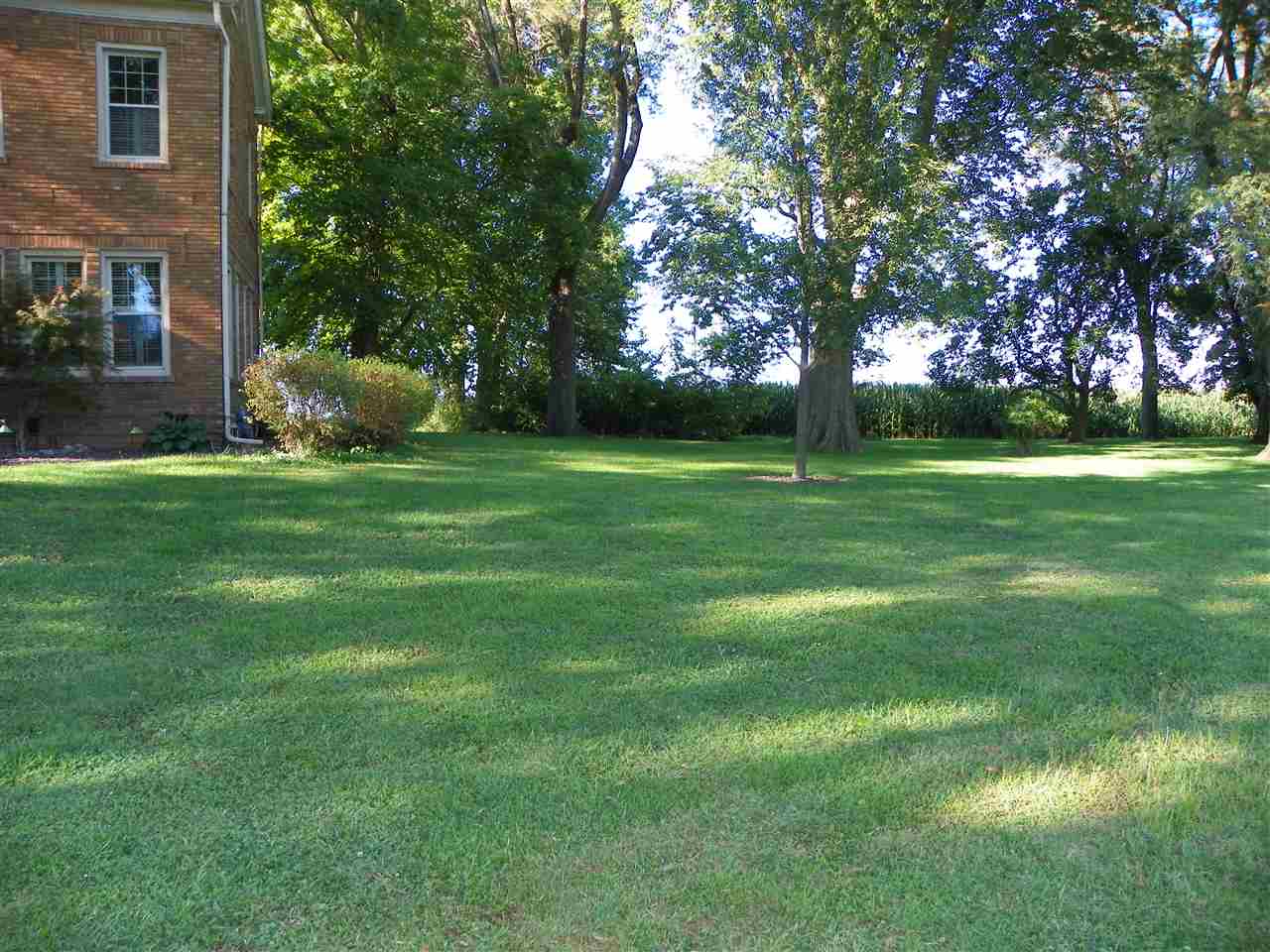 2360 Mound Road Jacksonville, IL 62650 - Photo 2 of 36