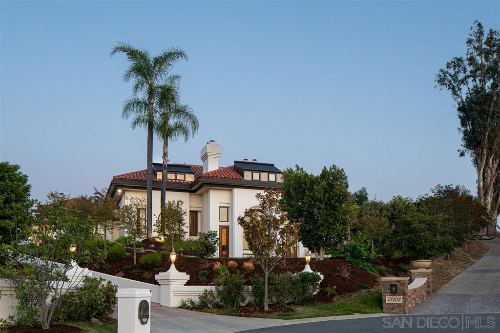 15913 Overview Road Poway, CA 92064 - Photo 3 of 25
