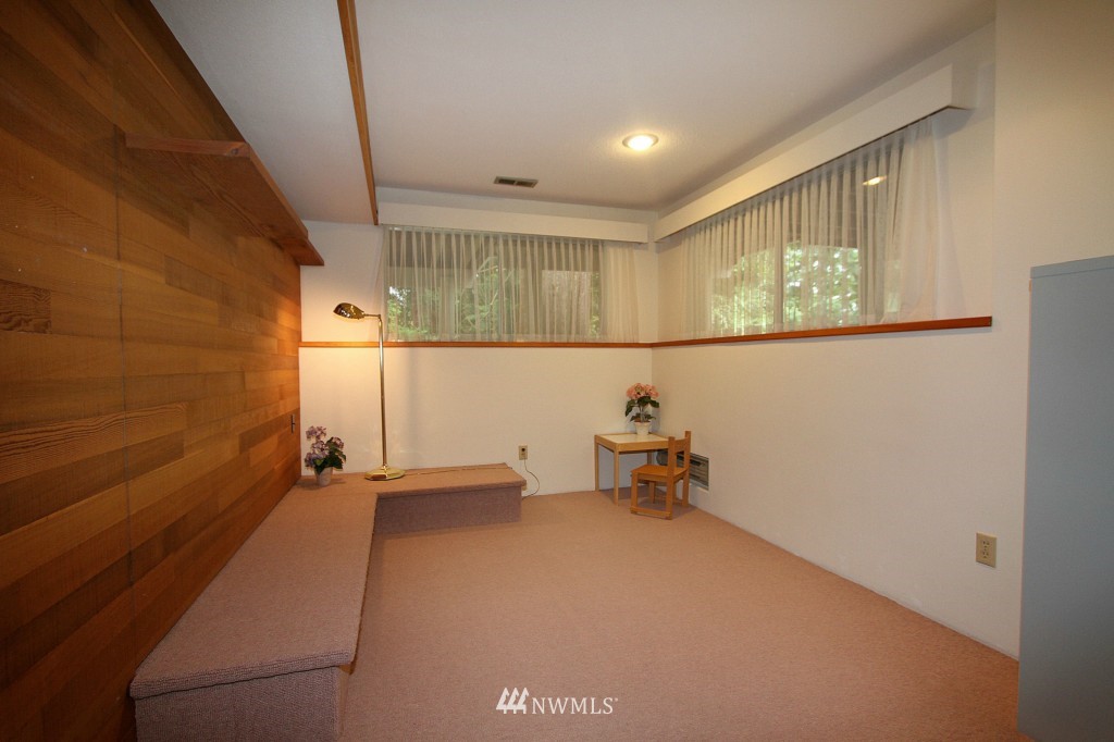 8302 188th Street Southwest Edmonds, WA 98026 - Photo 18 of 25 Gallery Image 18