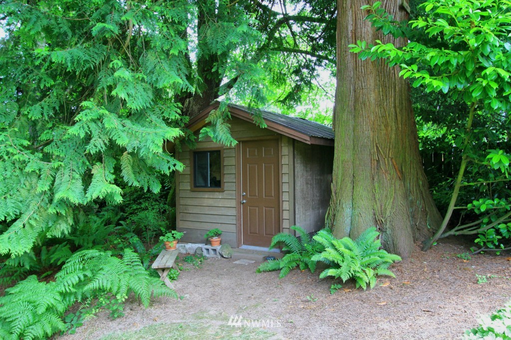 8302 188th Street Southwest Edmonds, WA 98026 - Photo 21 of 25 Gallery Image 21