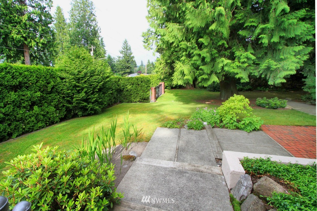 8302 188th Street Southwest Edmonds, WA 98026 - Photo 23 of 25 Gallery Image 23