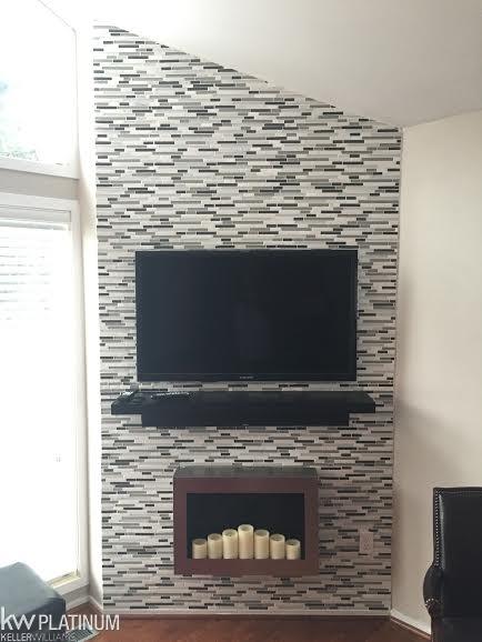107 Regal Avenue Rochester, MI 48307 - Photo 11 of 34 Great Room