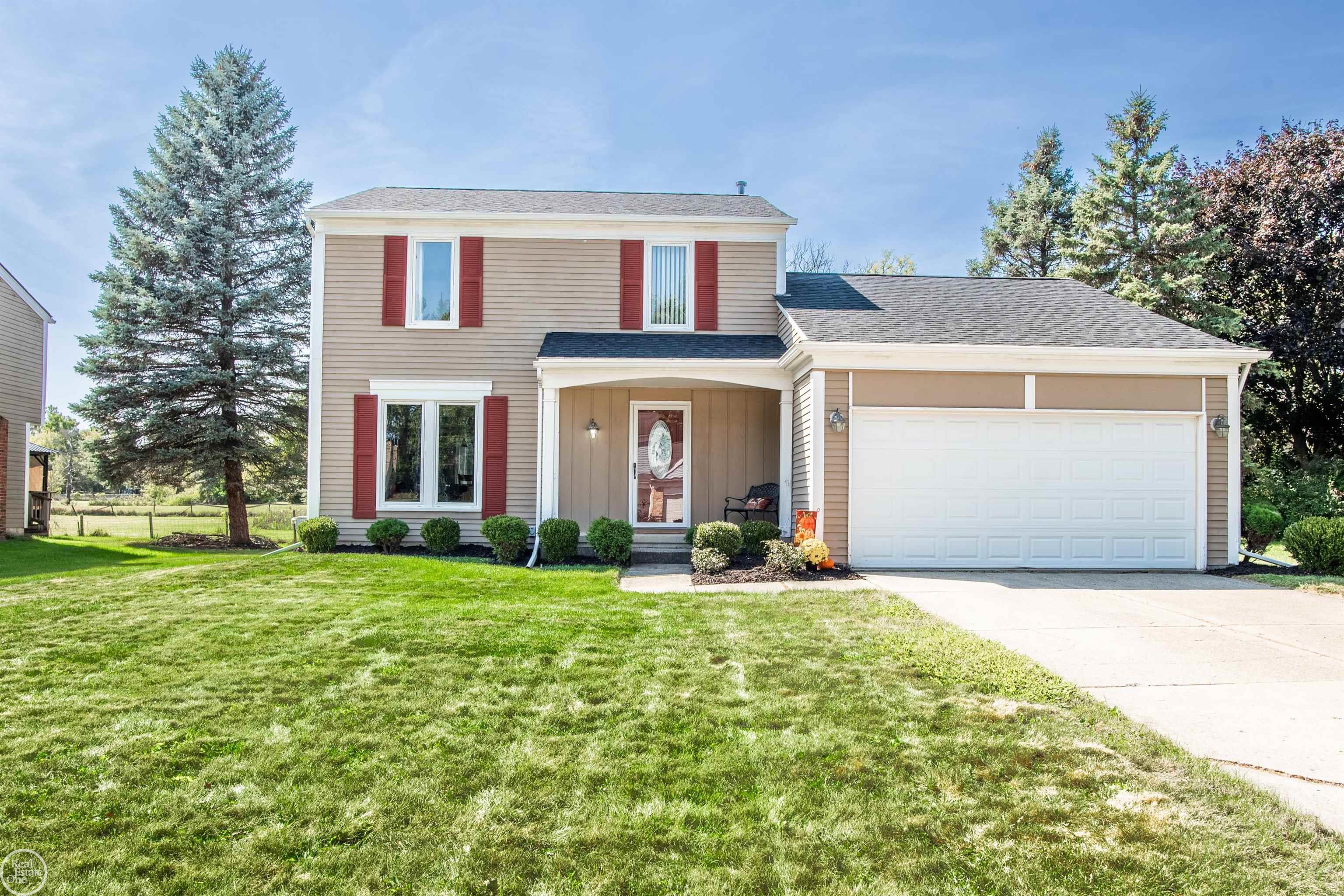 822 Hadley Road Rochester Hills, MI 48307 - Photo 1 of 27