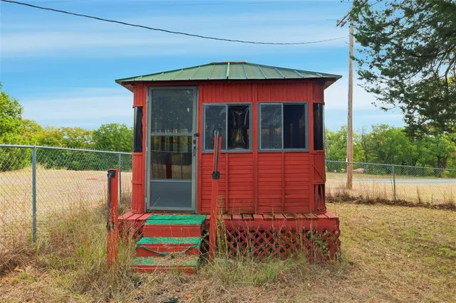 $325,000 | 3557 Highway 69, Denison, TX 75021