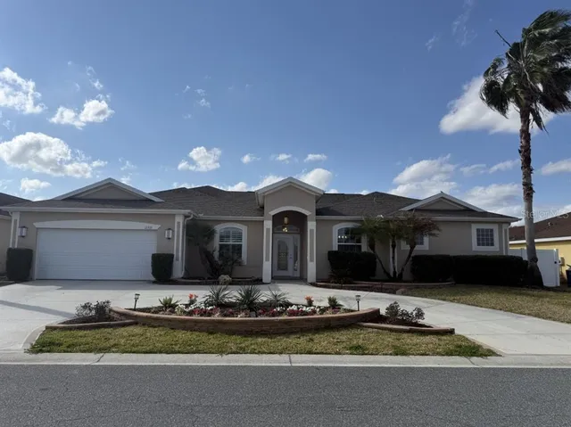 $471,500 | 12371 Northeast 48th Circle, Oxford, FL 34484
