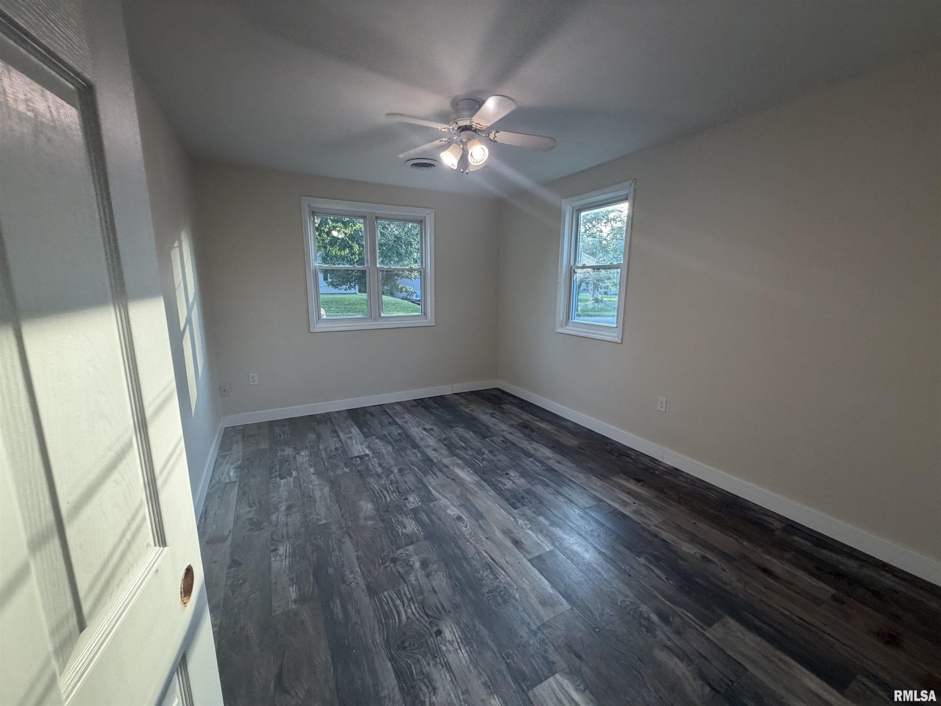 405 Grant Road Marquette Heights, IL 61554 - Photo 8 of 46