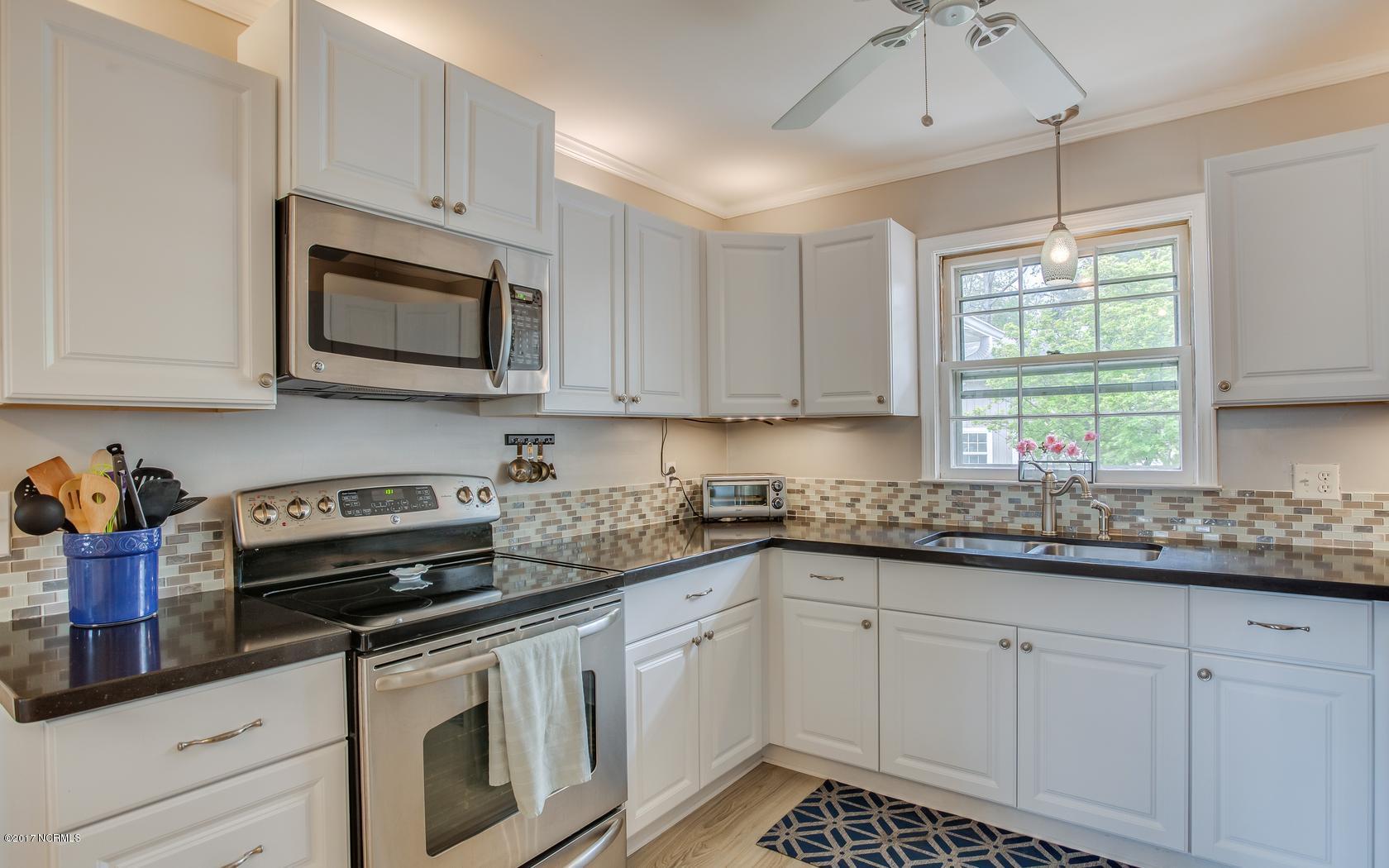 3810 Edgewood Road Wilmington, NC 28403 - Photo 12 of 43 14