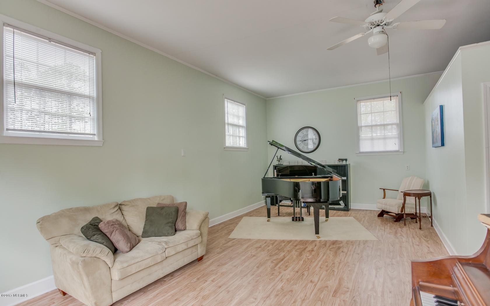 3810 Edgewood Road Wilmington, NC 28403 - Photo 17 of 43 21bonusspace