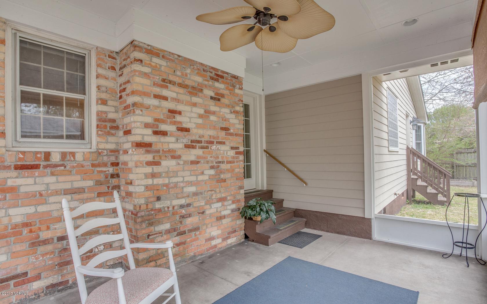 3810 Edgewood Road Wilmington, NC 28403 - Photo 36 of 43 45screened porch