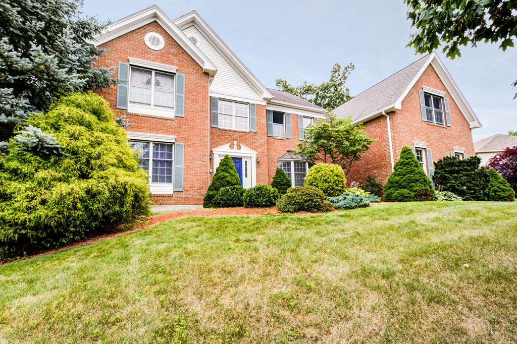 18 Faulkner Road Shrewsbury, MA 01545 - Photo 1 of 30 Gallery Image 1