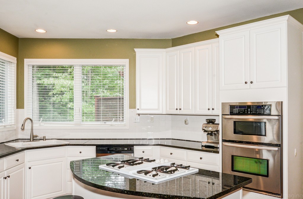 18 Faulkner Road Shrewsbury, MA 01545 - Photo 8 of 30 Gallery Image 8