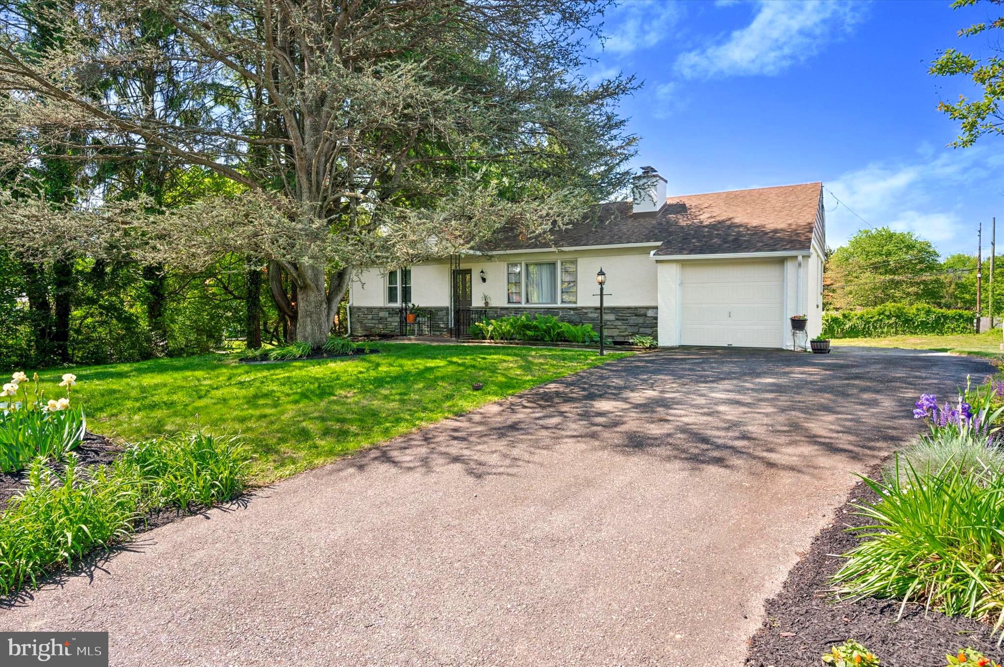 303 Prichard Lane Wallingford, PA 19086 - Photo 1 of 25