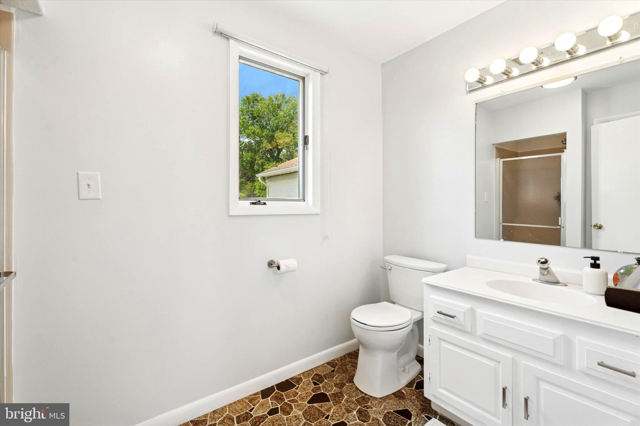 303 Prichard Lane Wallingford, PA 19086 - Photo 15 of 25