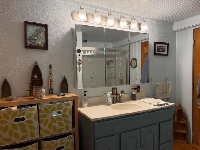 $525,000 | 25 Rogers Way, Canaan, NH 03741