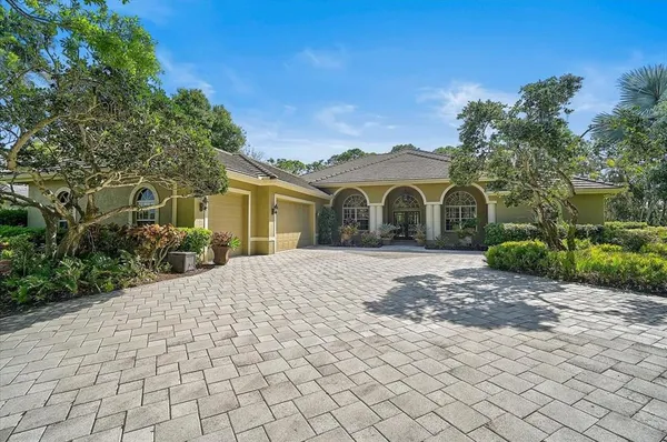 $2,100,000 | 448 East Macewen Drive, Osprey, FL 34229