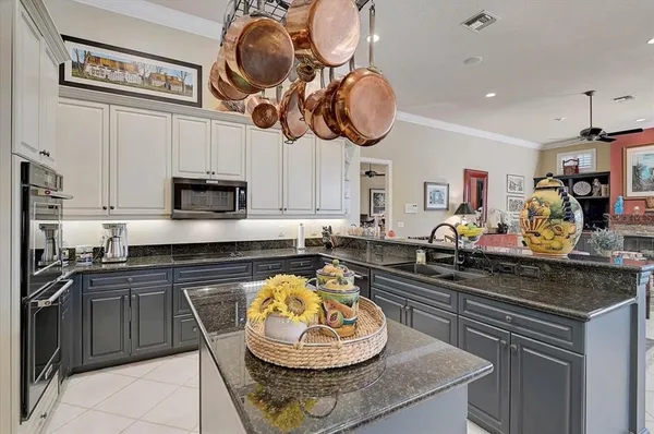 $2,100,000 | 448 East Macewen Drive, Osprey, FL 34229