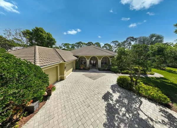 $2,100,000 | 448 East Macewen Drive, Osprey, FL 34229