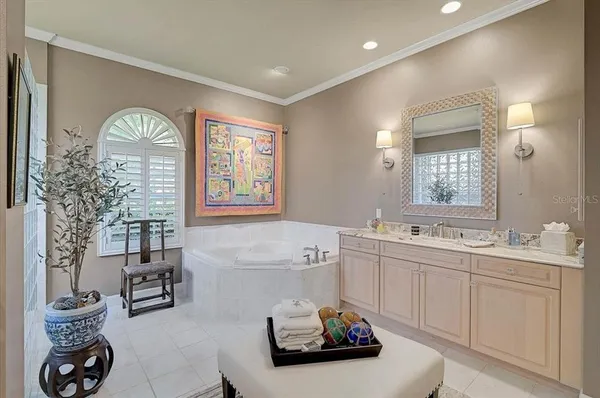 $2,100,000 | 448 East Macewen Drive, Osprey, FL 34229