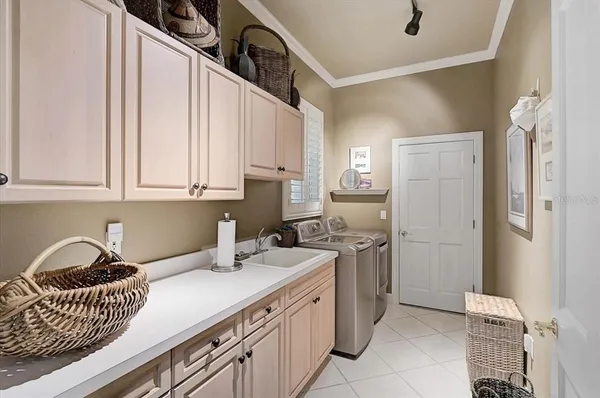 $2,100,000 | 448 East Macewen Drive, Osprey, FL 34229