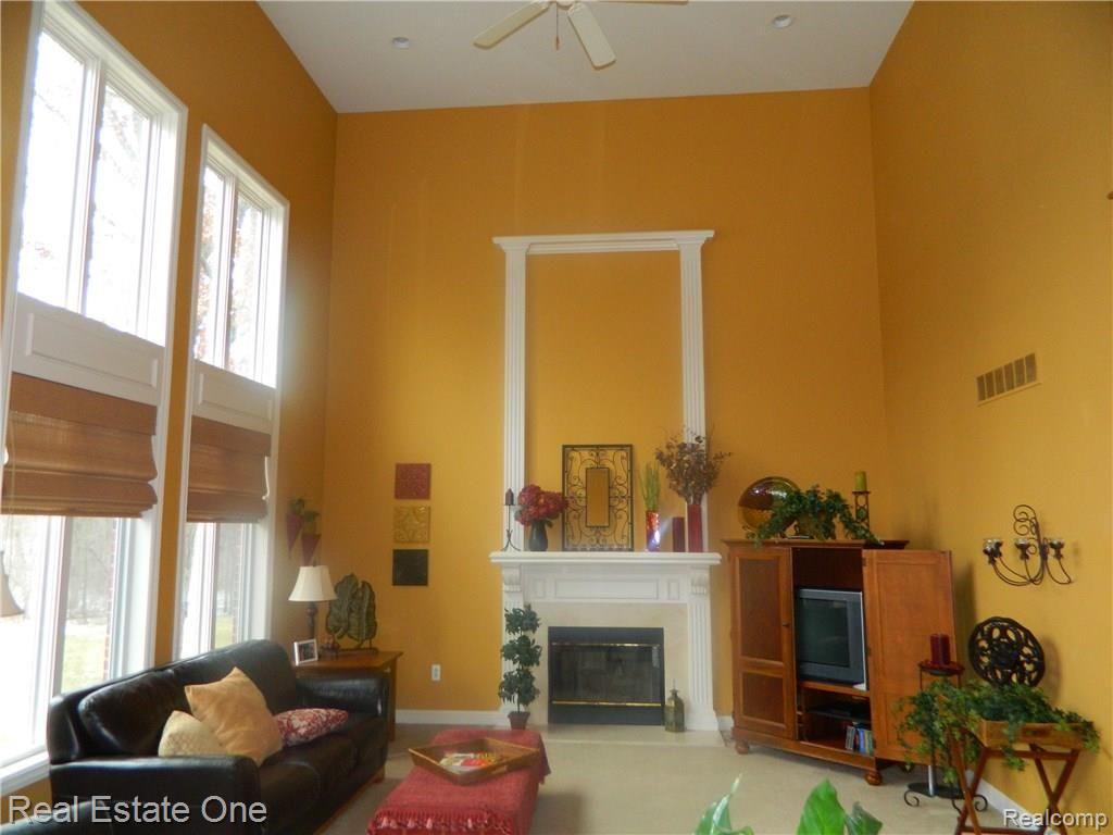 1053 Seville Road Rochester Hills, MI 48309 - Photo 23 of 66