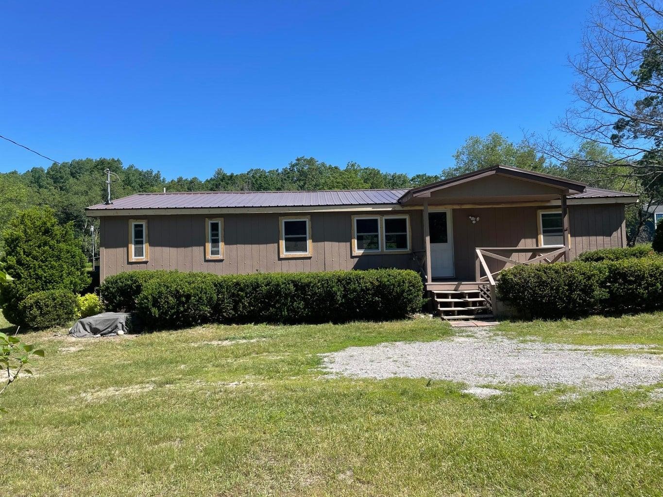 8700 North Higgins Lake Road Roscommon, MI 48653 - Photo 30 of 41 1923564-81e71aed-2723-43a0-a1f0-f995182a54a5.JPG
