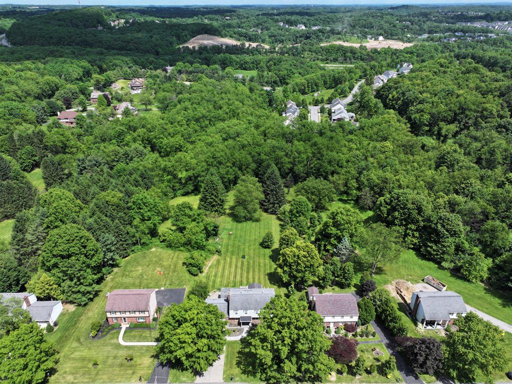 1373 Magee Road Sewickley, PA 15143 - Photo 5 of 50