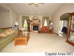 3108 Red Oak Lane Springfield, IL 62712 - Photo 4 of 12 Gallery Image 4