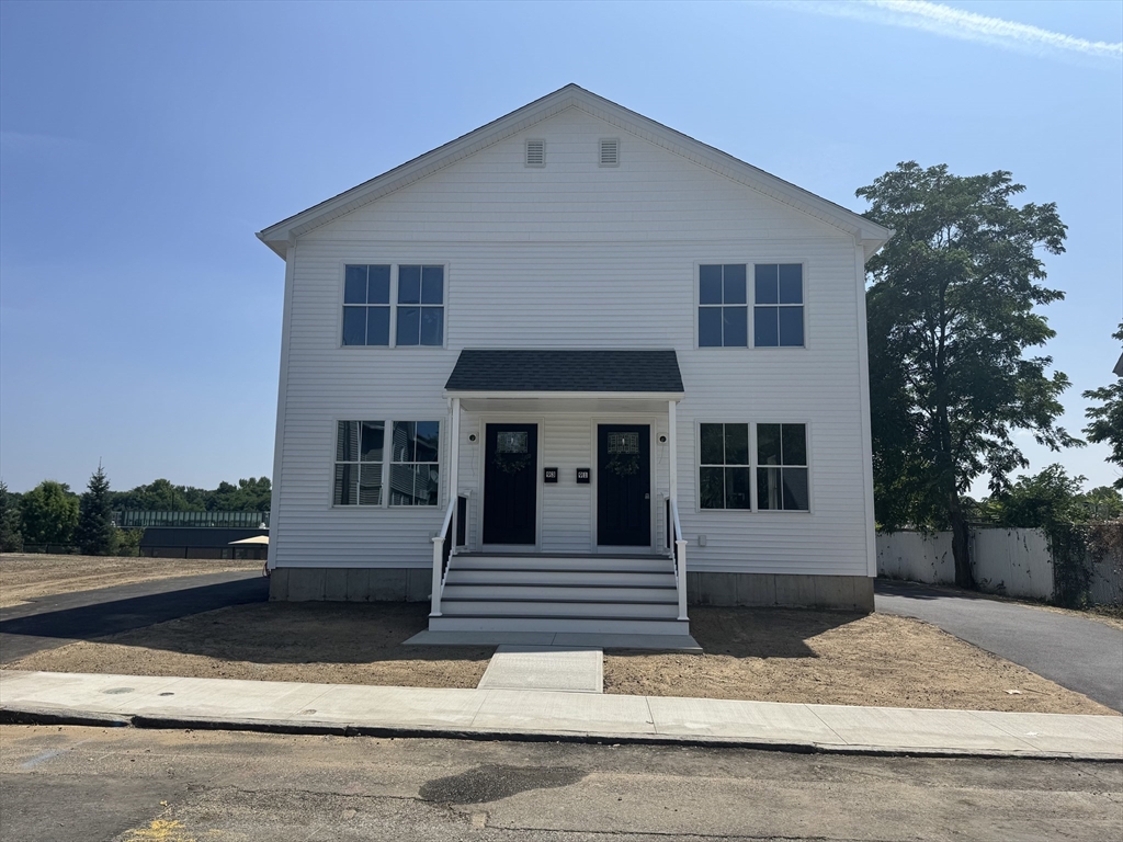 91-93 Melrose Street Springfield, MA 01109 - Photo 1 of 18 Gallery Image 1