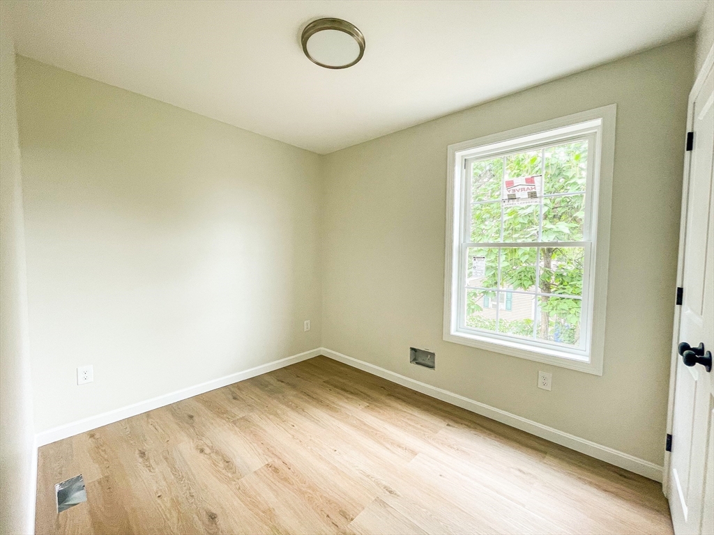 91-93 Melrose Street Springfield, MA 01109 - Photo 12 of 18 Gallery Image 12